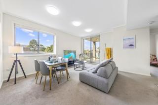 Oasis near Chatswood 2 Bedrooms Condo in Roseville - 8