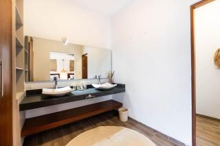 La Veleta Hotel - Peaceful Paradise - Pool View - 4