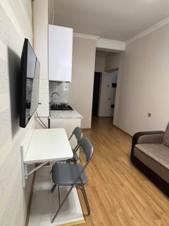 Modern Studio in Central Area near Officers park - 4