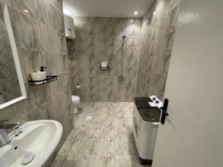 SARA 1 Luxe Royal Suite 1-BR Prime Location - 8