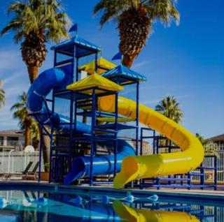 Spacious 5BR Resort Waterpark Access Sleeps 16 - 5