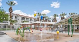 Spacious 5BR Resort Waterpark Access Sleeps 16 - 7