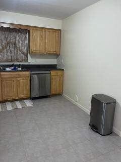 Cozy 2 Bedrooms 1and half Bathrooms Near Prudential with Parking Entire Apartment - 7