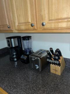 Cozy 2 Bedrooms 1and half Bathrooms Near Prudential with Parking Entire Apartment - 5