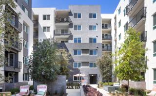 Noho Alexan Modern 2bed Duo with FREE Parking - 0