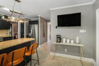 Large Beautiful Home sleeps 16+ - 5