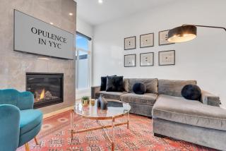 Luxury, King Beds, Air Conditioning and Parking - 0