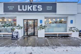 Luxury, King Beds, Air Conditioning and Parking - 2