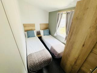 3 Bedroom Caravan OK1, Thorness Bay, Dog Friendly - 4