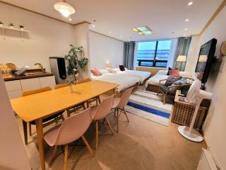 1sec from Hongdae SUB, Reliable room, wifi&Netflix - 3