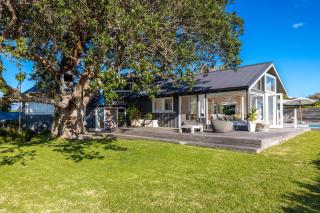 Palm Beach Retreat - Be My Guest Waiheke - 9