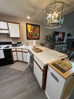 Fun & Comfort for 8 in Roger! King & Arcade Games - 1