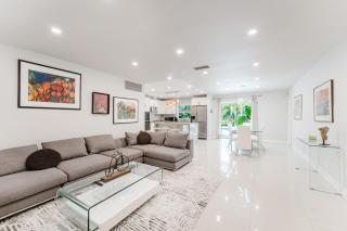Green Paradise Villa with Pool & Jacuzzi - 8