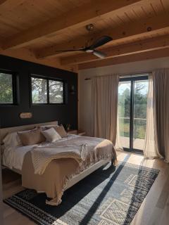 Gray Owl Lodge- A Serene Lakefront Retreat on Sleepy Hollow Lake near Hudson NY - 2