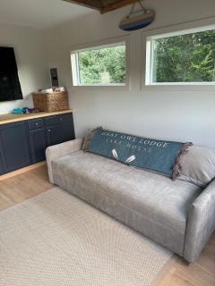 Gray Owl Lodge- A Serene Lakefront Retreat on Sleepy Hollow Lake near Hudson NY - 7