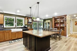 Cozy Cove Escape - Lakeside Retreat cabin - 2