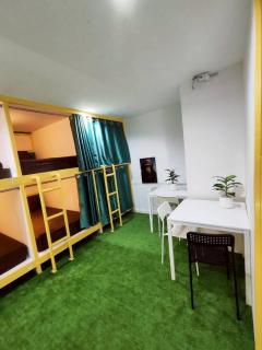 Banana Bunkhouse Hostel - 0