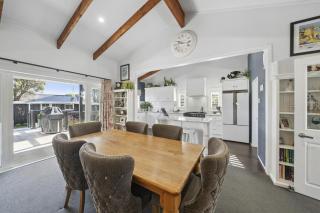 Fishermans Cottage - Waikanae Beach - 2