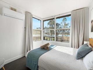 Lakefront Palms - 1