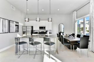 Upscale Two Story Condo Near Disney With Resort & Waterpark Access - B18-229 - 5