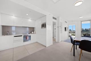 Belise - Executive 14th Floor Apt for 2 plus parking - 7
