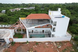 Le Terra Luxury Suites and Swimming Pool by GVR Grand - 6