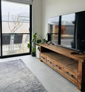 Newly built self-contained guest suite in Ellenbrook - 3