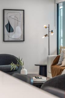 3 Bd Stylish and Spacious Stunner Minutes to Marvel - 4