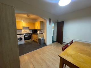 Budget Stay In Luton 02 03 - 5