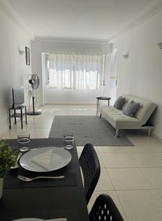 Sunny Stay in Portimão, Walk to Marina, Beach and Nightlife - 5