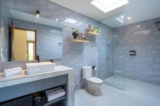 The R Villa Tambora - Stylish 3BR Tropical Escape - 2