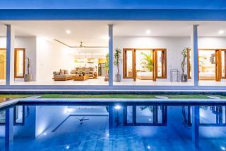 The R Villa Tambora - Stylish 3BR Tropical Escape - Canggu - 2