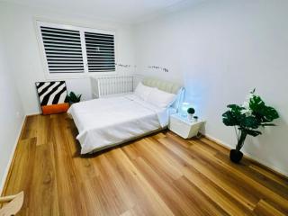 Spacious Family Retreat with Pool in Carindale - 7