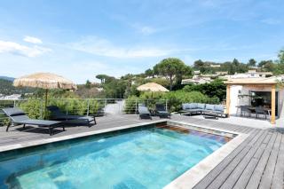 Splendid villa with swimming pool & sea view - 9