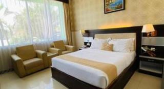 Zahra Syariah Hotel Kendari - Kendari - 4