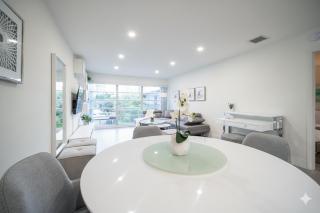 Designer River View Apartments - 1