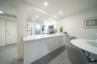Designer River View Apartments - 8