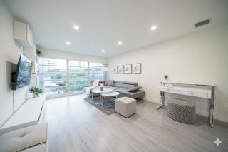 Designer River View Apartments - 2