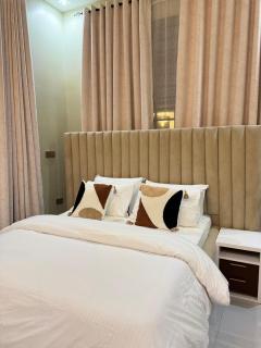 A square appartment 2 bed room - 5