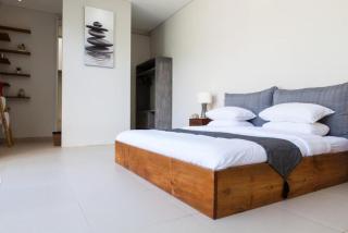 Modern Tropical 2BR Villa in Seminyak Kuta with Pool & Garden - Legian - 6