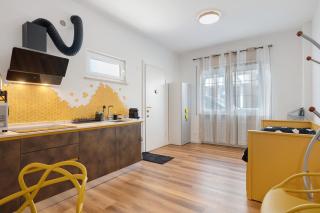 Honey Home With Parking - 9