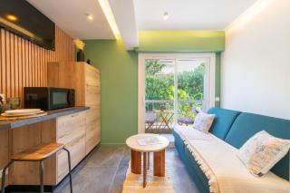 1-Br Apartment Quiet Setting Near City Center - 0