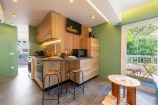 1-Br Apartment Quiet Setting Near City Center - 8