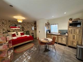 Le Mas aux Amoureux , Suite Romantique et Spa - 3