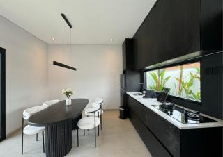 The R Villa Masurai - Pool View & Home Cinema - 6