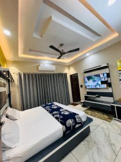 Hotel River View Panipat - 8