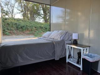 The Applegate Rivers Edge - 1