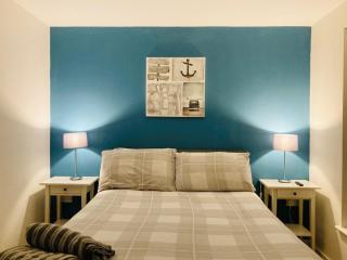 Garden room & en-suite shower with barrel sauna - 2