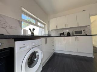 NEAR AIRPORT Fully Detached Home with 2 Off-Street Parking Spaces - Sunbury Common - 9