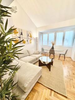 Ático Duplex en el Corazón del Casco Histórico de Oviedo - 1